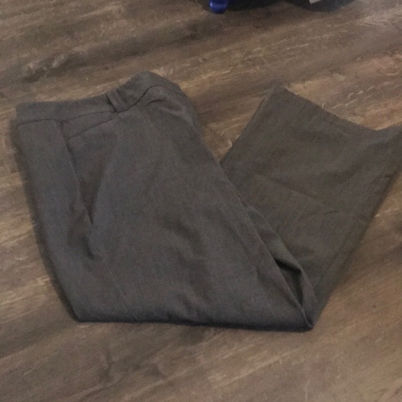 Women’s NewYork&Company Gray Dress Pants - Picture 1 of 3